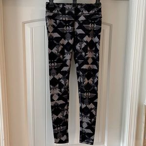 Lucy Geometric Black/gray Athletic Leggings Small